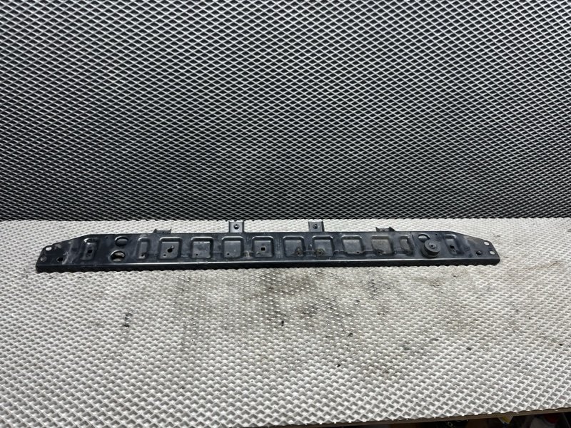 Балка под радиатор Land Rover Discovery Sport (L550, 2016г.)