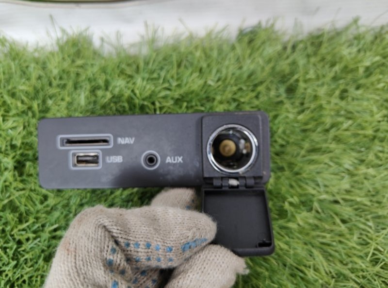 Разъем AUX / USB Land Rover Discovery Sport (L550, 2016г.)