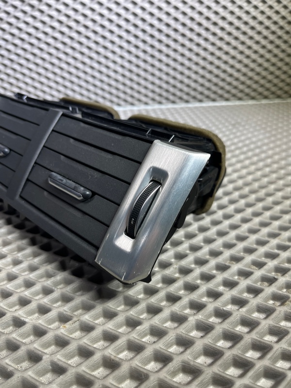 Дефлектор обдува салона центральный Land Rover Range Rover Evoque (L538, 2013г.)