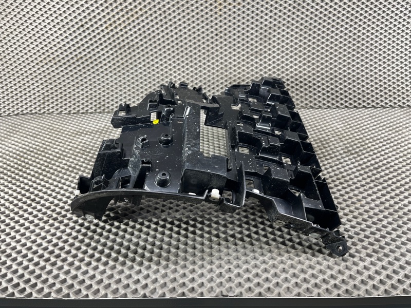Кронштейн бампера Land Rover Range Rover Sport (L461, 2024г.)