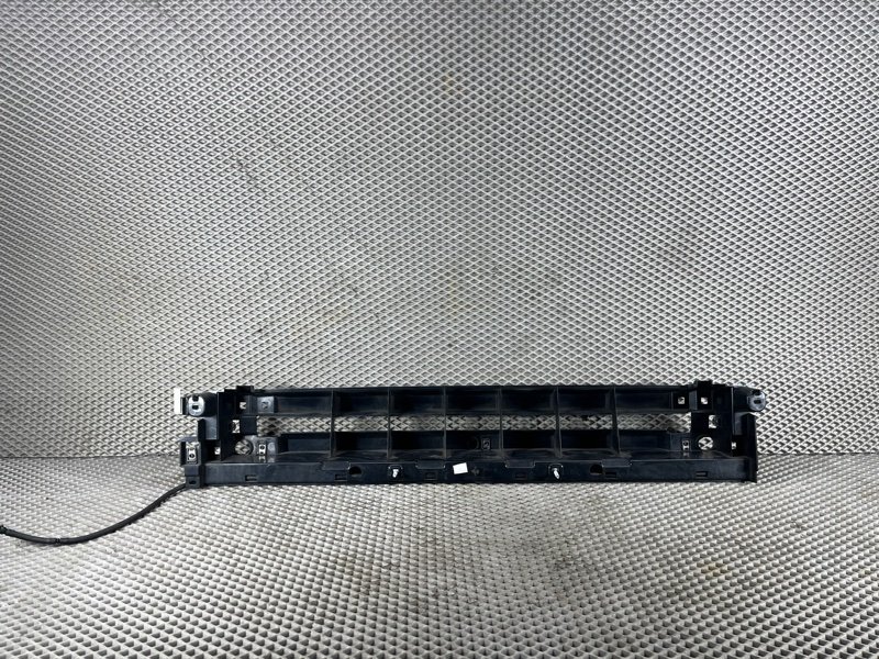 Кронштейн бампера Land Rover Defender (L663, 2020г.)