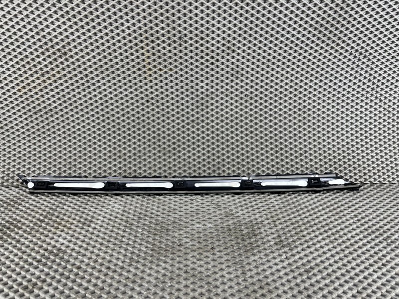 Крепление накладки лобового стекла Land Rover Range Rover Sport (L461, 2024г.)