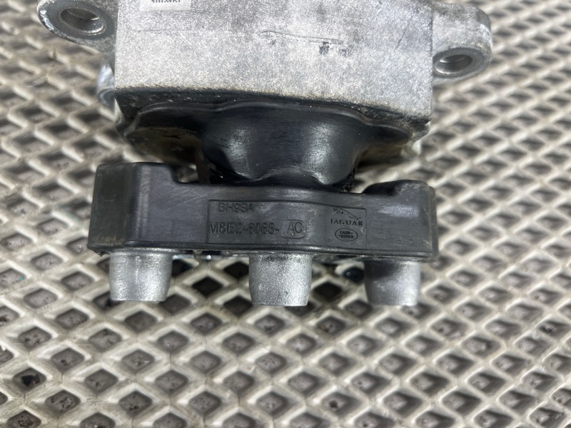 Подушка АКПП Land Rover Range Rover Sport (L461, 2024г.)