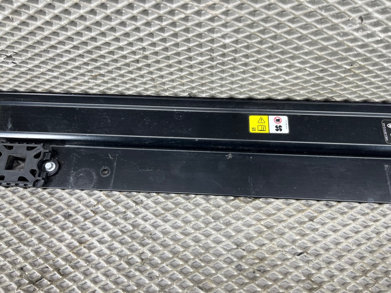 Кронштейн (крепление) радиатора верхний Land Rover Range Rover Sport (L461, 2024г.)