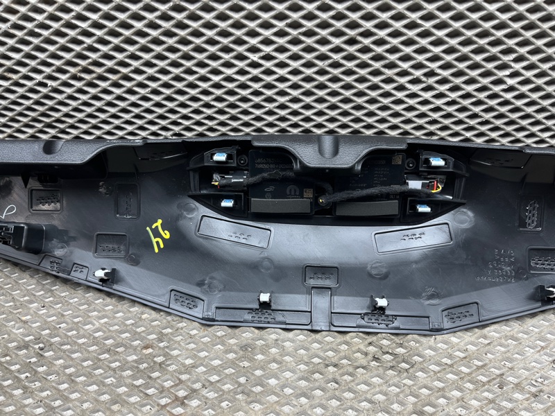Фонарь салона (плафон) верхний Jeep Wrangler (JL, 2025г.)