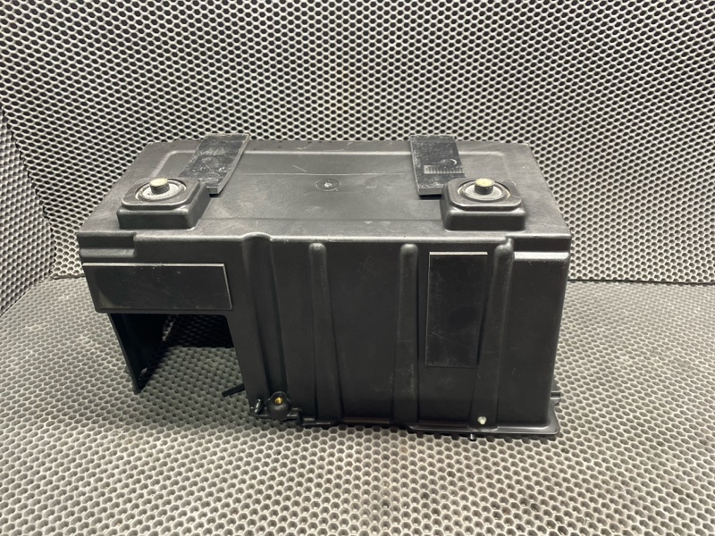 Короб аккумулятора Land Rover Range Rover Sport (L494, 2017г.)