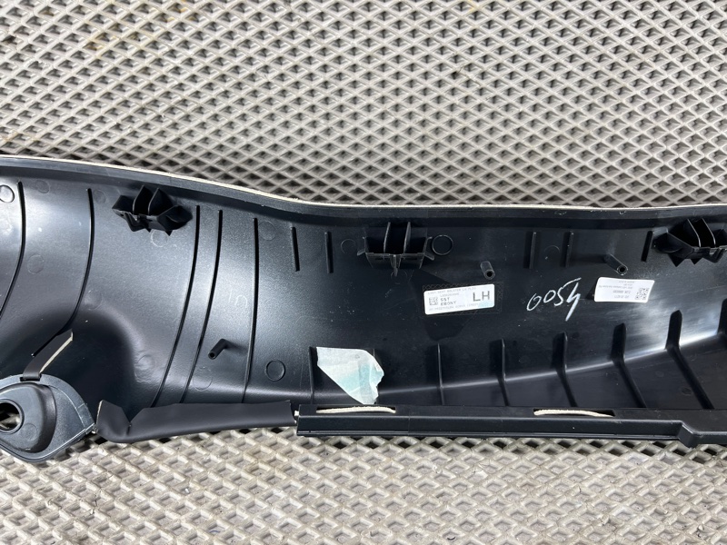 Обшивка салона Land Rover Range Rover Sport (L461, 2024г.)