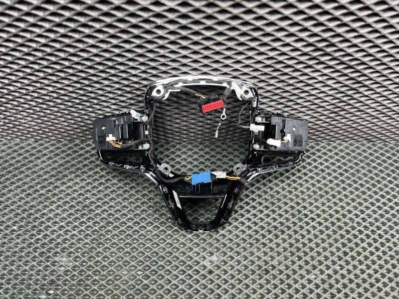 Кнопки на руль Land Rover Range Rover Sport (L461, 2025г.)