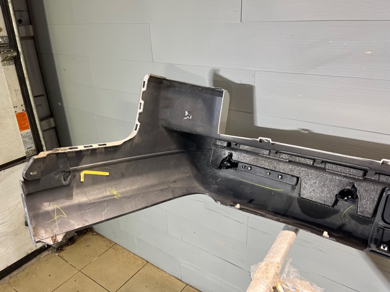 Бампер Land Rover Discovery 4 (L319, 2015г.)