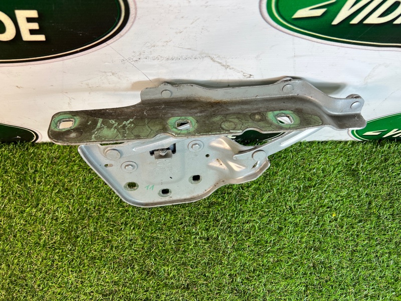 Петля капота Land Rover Range Rover Velar (L560, 2018г.)