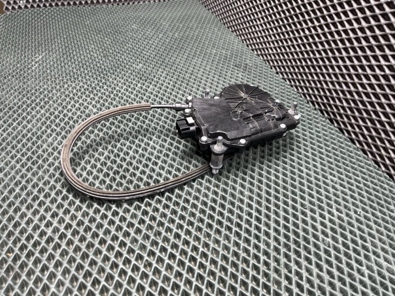 Доводчик двери Land Rover Range Rover (L405, 2016г.)