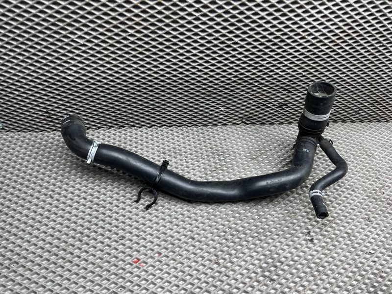 Патрубок системы охлаждения Land Rover Range Rover Sport (L320, 2012г.)