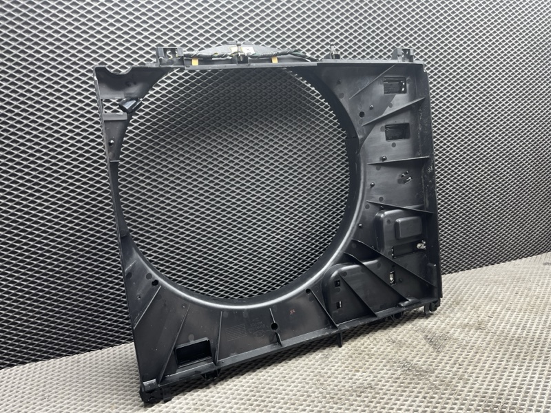 Дефлектор радиатора Land Rover Range Rover (L405, 2016г.)