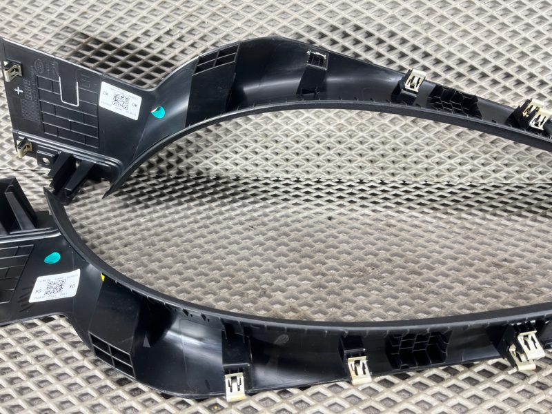 Накладка на порог с подсветкой (комплект) Land Rover Defender (L663, 2020г.)