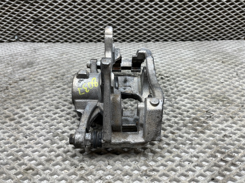 Суппорт Jeep Wrangler (JLUS74, 2020г.)
