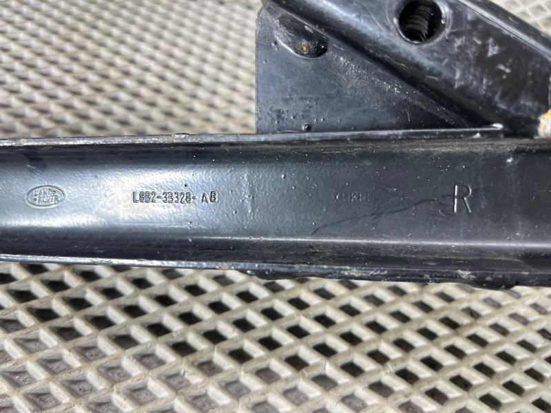 Распорка кузова Land Rover Defender (L663, 2020г.)