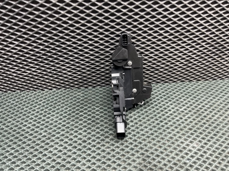 Замок двери Land Rover Discovery 4 (L319, 2015г.)