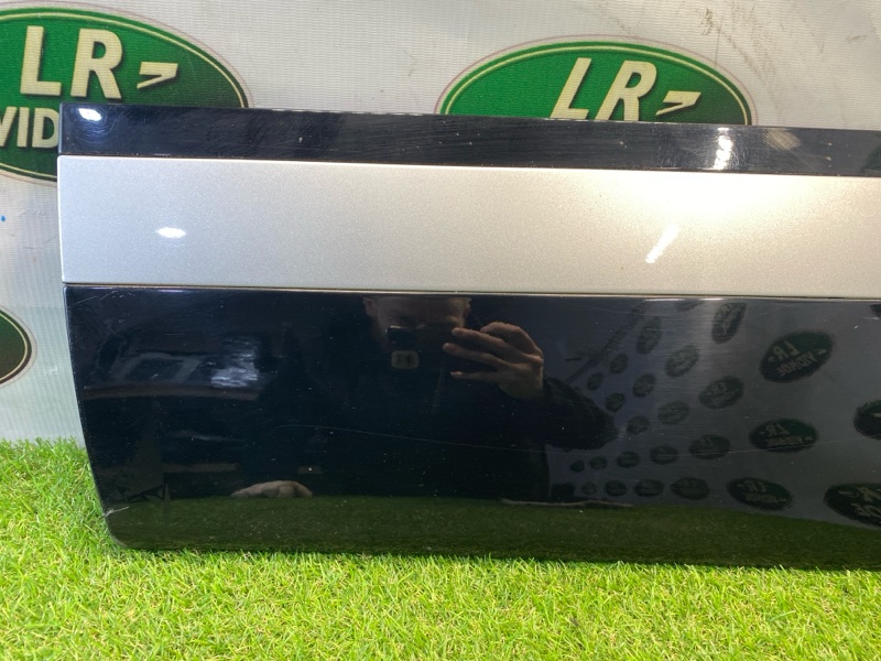 Молдинг двери Land Rover Range Rover Velar (L560, 2018г.)