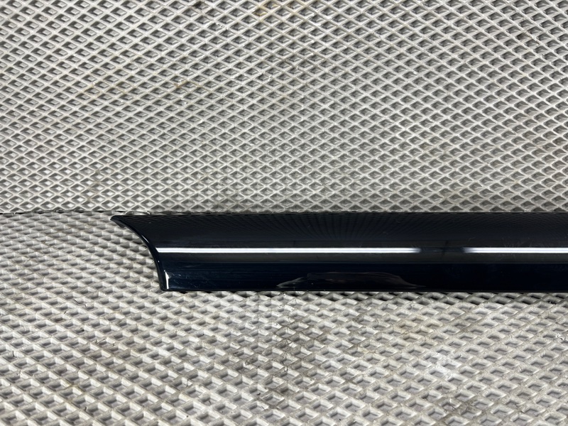 Накладка стойки лобового стекла Land Rover Range Rover Sport (L461, 2024г.)