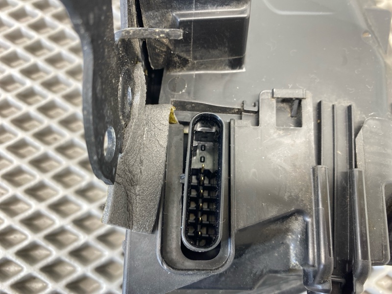 Замок двери Land Rover Range Rover Sport (L494, 2014г.)