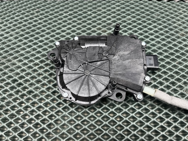 Замок багажника с доводчиком Land Rover Range Rover (L405, 2016г.)