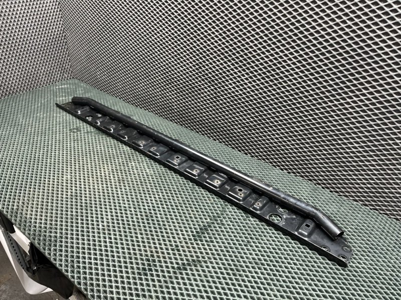 Балка под радиатор Land Rover Range Rover Evoque (L538, 2017г.)