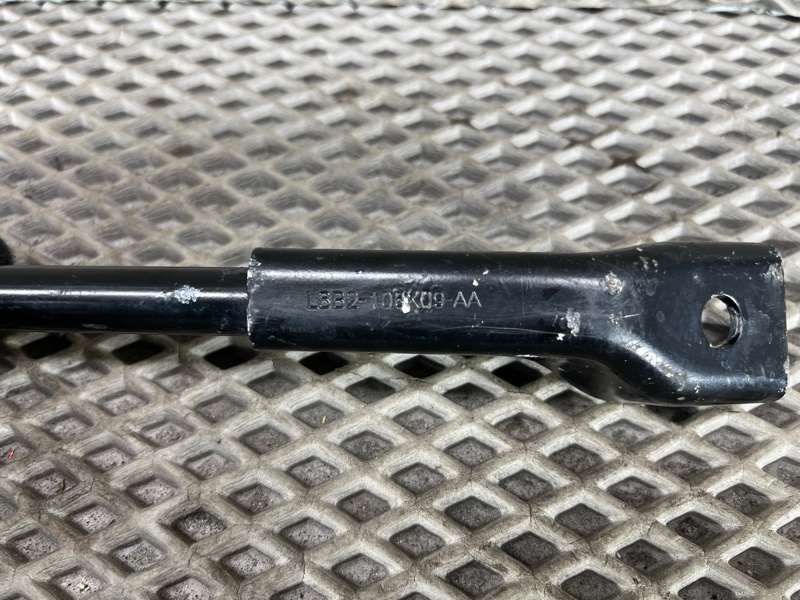 Распорка кузова Land Rover Defender (L663, 2020г.)