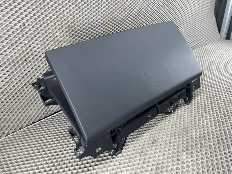 Бардачок Land Rover Range Rover Sport (L461, 2024г.)
