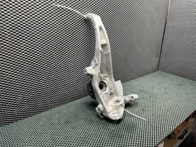 Кулак Land Rover Range Rover Sport (L461, 2025г.)