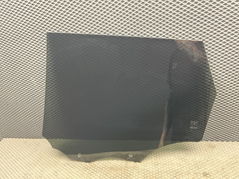 Стекло двери Land Rover Range Rover Sport (L494, 2020г.)