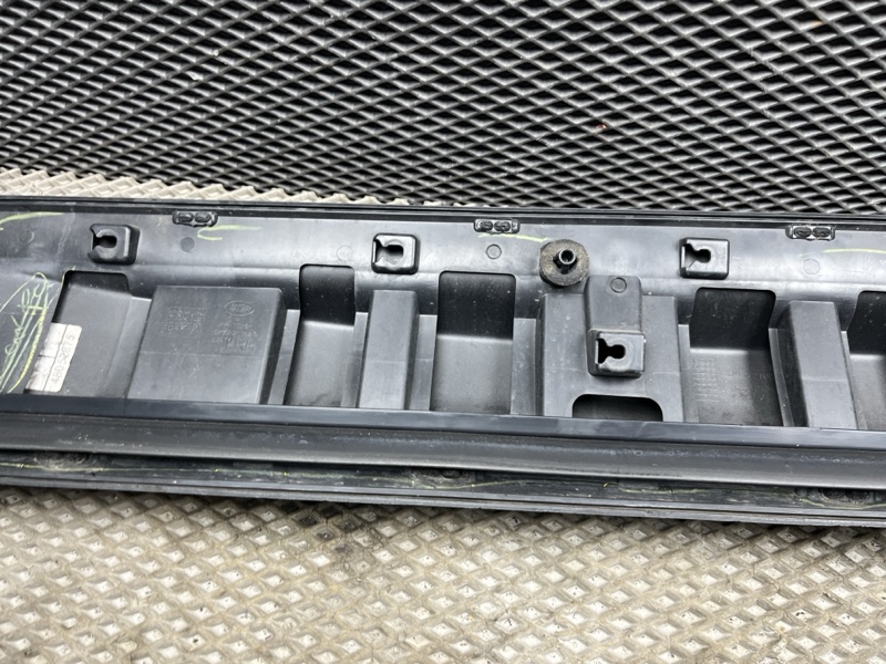 Молдинг двери Land Rover Range Rover Sport (L494, 2020г.)