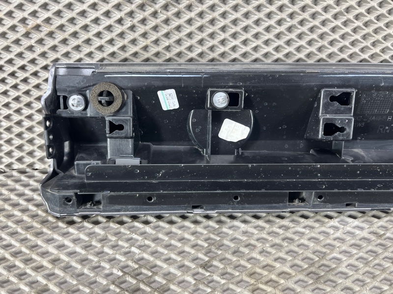Молдинг двери Land Rover Range Rover Sport (L461, 2024г.)