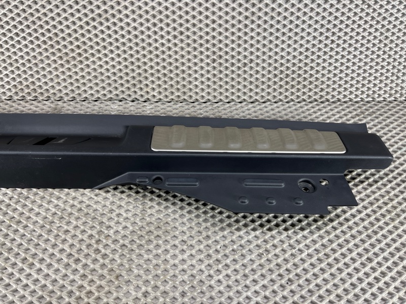 Накладка на порог багажника Land Rover Range Rover Sport (L461, 2024г.)