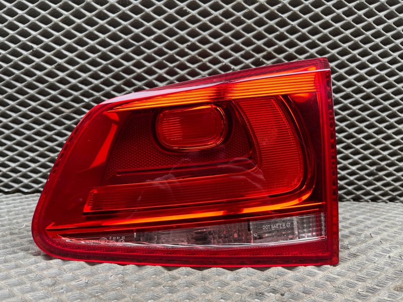 Фонарь Volkswagen Touareg (NF, 2014г.)