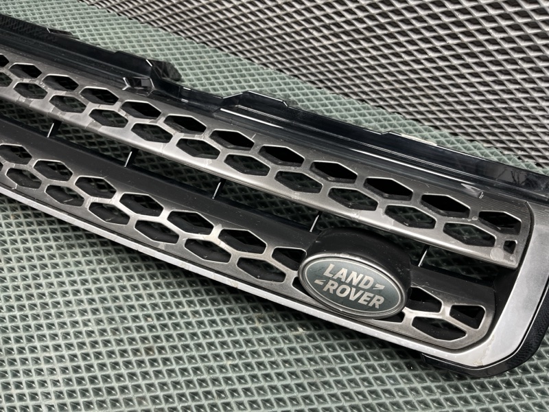 Решетка радиатора Land Rover Range Rover Evoque (L538, 2017г.)