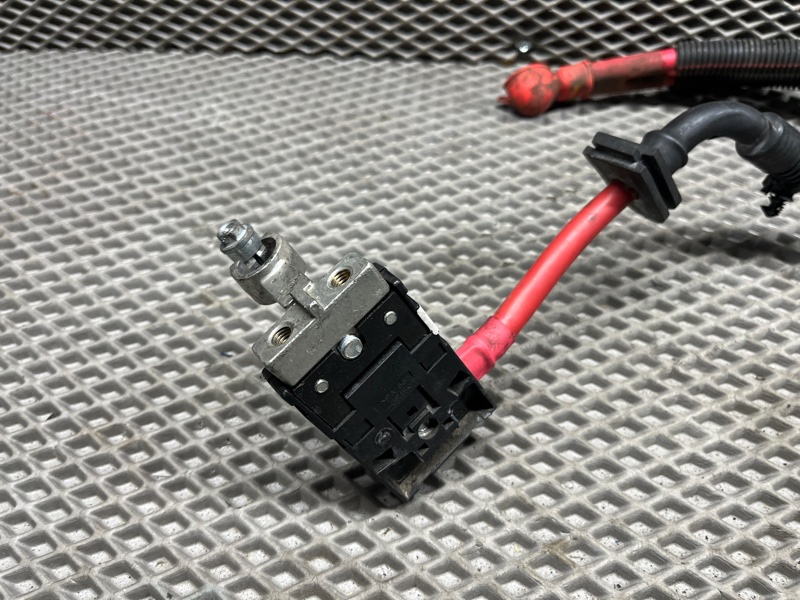 Плюсовой провод аккумулятора Land Rover Range Rover Sport (L320, 2011г.)