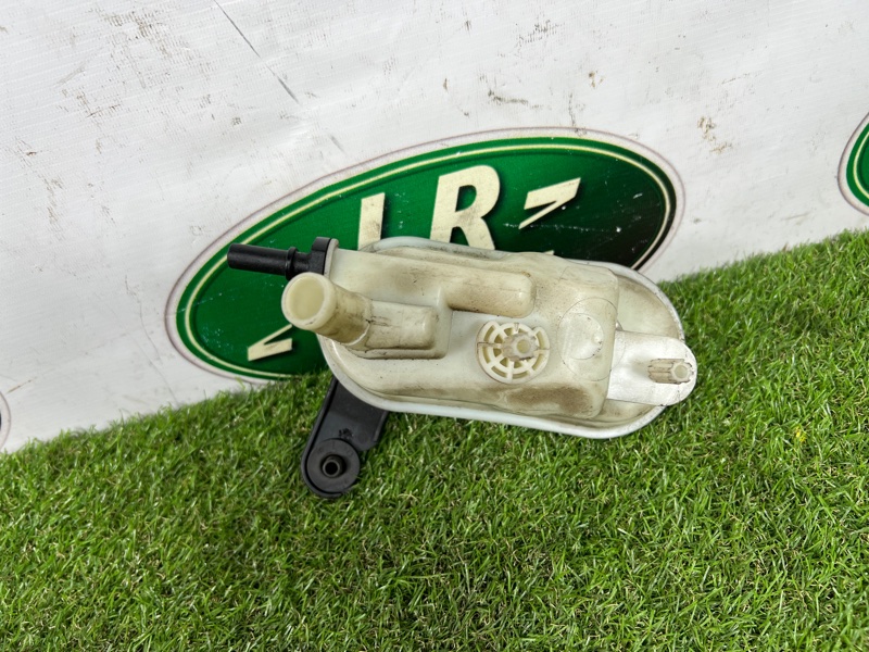 Бачок антикрена Land Rover Range Rover Sport (L494, 2015г.)