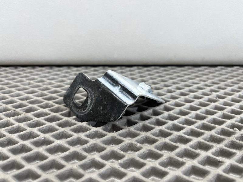 Кронштейн (крепление) Land Rover Range Rover Sport (L461, 2023г.)