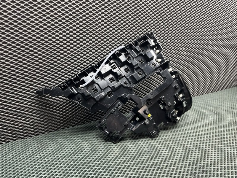 Кронштейн бампера Land Rover Range Rover Sport (L461, 2025г.)