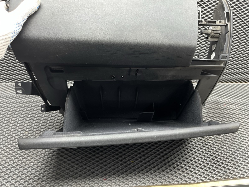 Бардачок Land Rover Discovery 3 (L319, 2007г.)