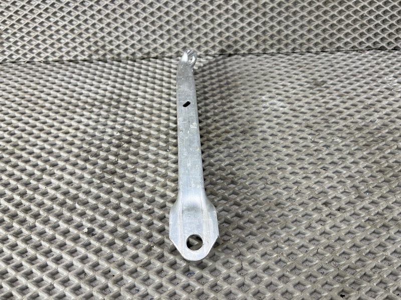 Кронштейн (крепление) Land Rover Range Rover Sport (L461, 2024г.)