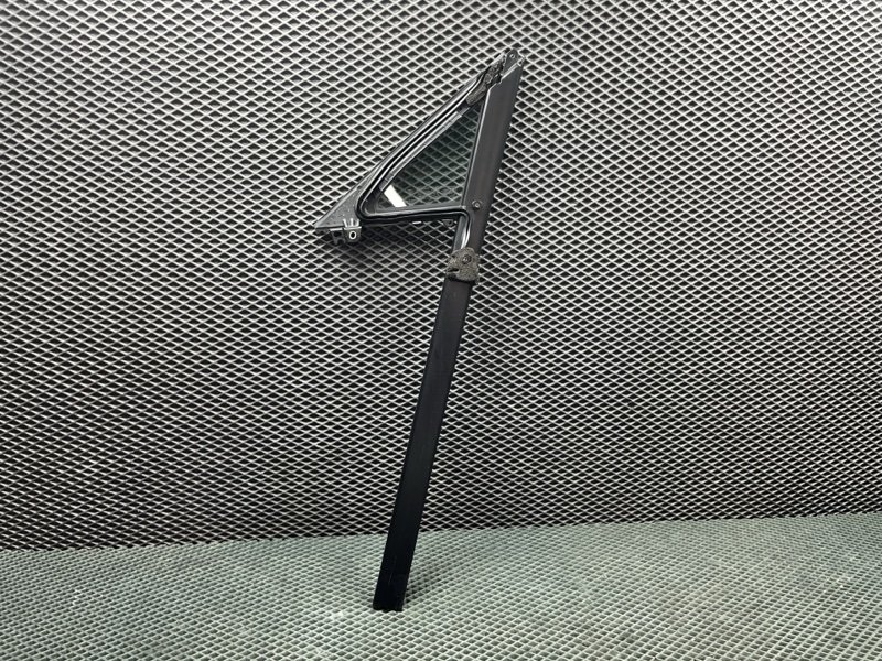Стекло двери Land Rover Range Rover Sport (L461, 2025г.)