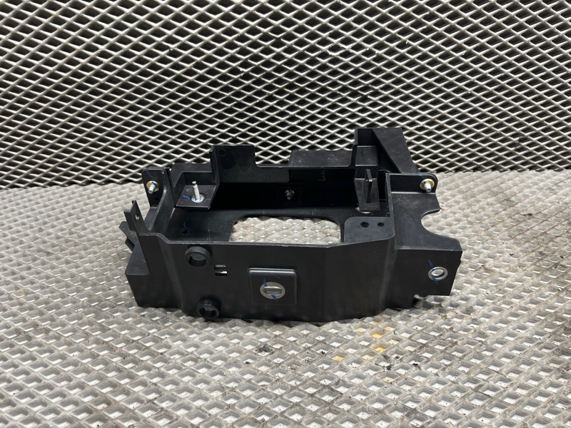 Кронштейн (крепление) Land Rover Range Rover Sport (L461, 2024г.)