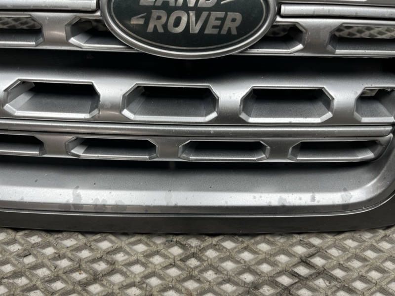 Решетка радиатора Land Rover Range Rover (L405, 2016г.)