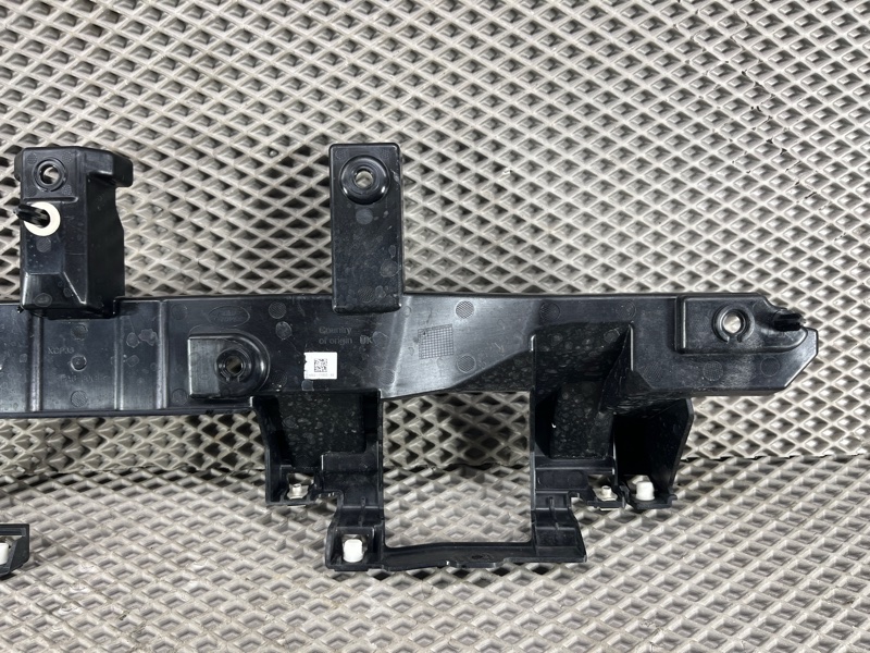 Крепление бампера Land Rover Range Rover Sport (L461, 2024г.)