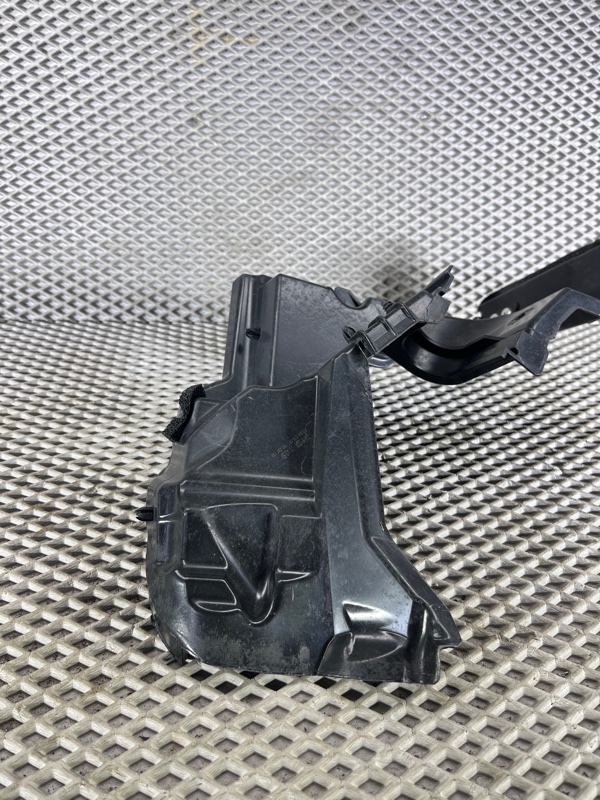 Щит моторного отсека Land Rover Range Rover Sport (L461, 2024г.)