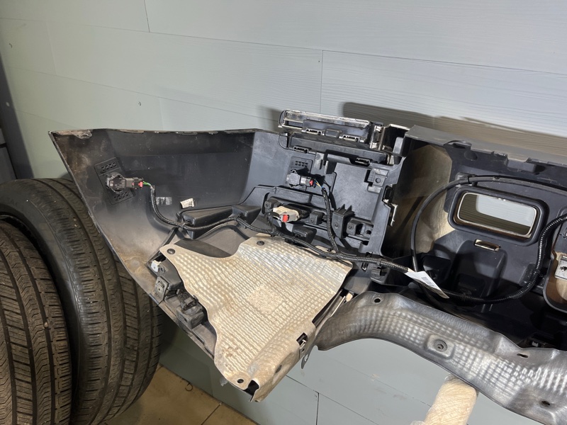 Бампер Land Rover Defender (L663, 2020г.)