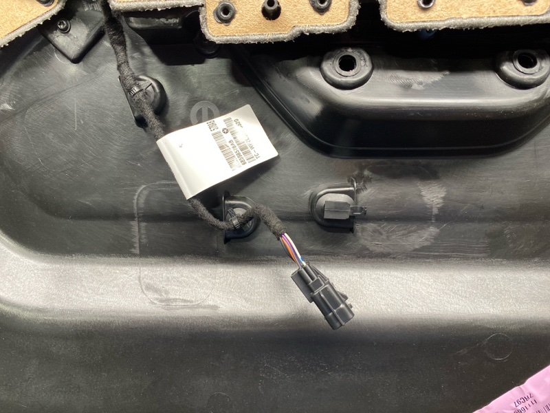 Обивка двери Jeep Wrangler (JL, 2025г.)