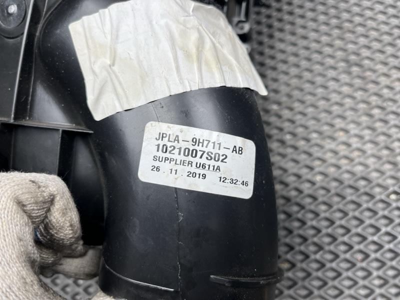Корпус воздушного фильтра Land Rover Range Rover Sport (L494, 2020г.)
