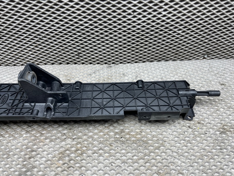 Крепление радиатора Land Rover Range Rover Sport (L320, 2012г.)